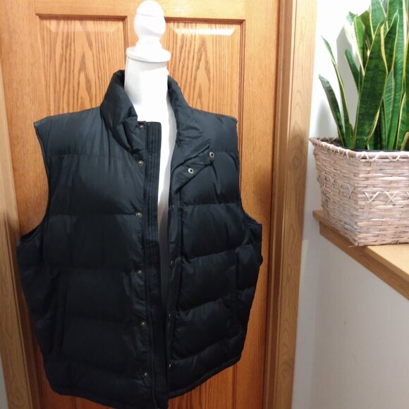 St. Johns Bay Men's Black Puffer Vest Size XL - Picture 7 of 9